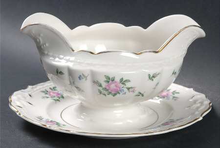 Sweet Briar Gravy Boat with Attached Underplate
