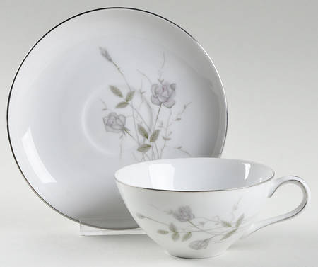 Gloria Flat Cup & Saucer Set