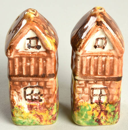 Ye Olde Cottage Salt & Pepper Set