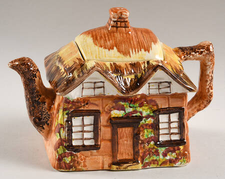 Ye Olde Cottage Teapot & Lid