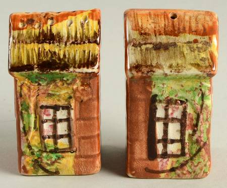 Ye Olde Cottage Salt & Pepper Set
