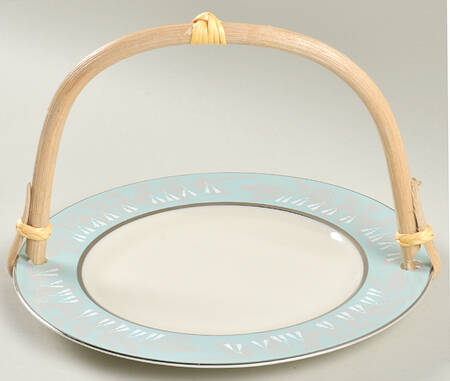 Foxhall 5 3/8"-5 5/8" Bamboo Handled Serving Plate  HC