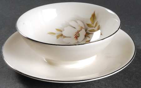 Ivory Rose Gravy Boat with Attached Underplate