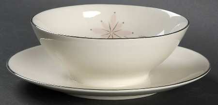 Pastella Gravy Boat with Attached Underplate