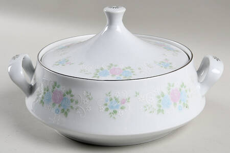 China Garden Round Covered Vegetable by Prestige (China)