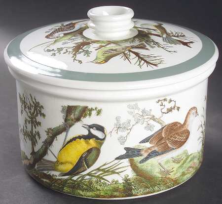 Birds of Britain 2 Qt Round Covered Casserole