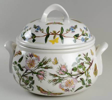 Botanic Garden 2.5 Qt. Round Romantic Shape Covered Casserole