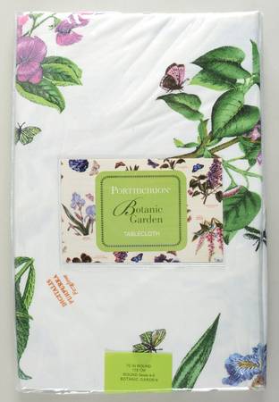 Botanic Garden 70" Round Tablecloth