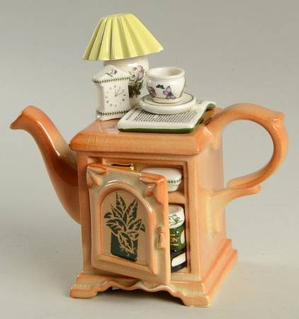 Botanic Garden Mini Figural Teapot & Lid