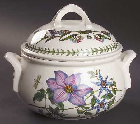 Botanic Garden 2.5 Qt Round Romantic Shape Covered Casserole