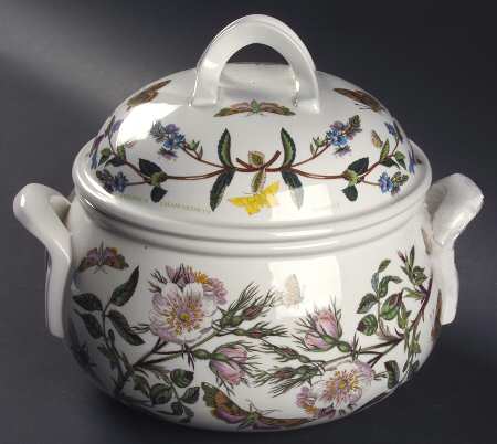 Botanic Garden 4 Qt Rd Romantic Shape Covered Casserole