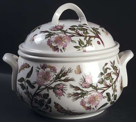 Botanic Garden 4 Qt Rd Romantic Shape Covered Casserole