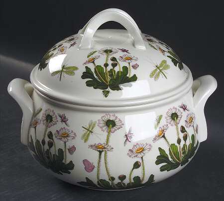 Botanic Garden 2.5 Qt Round Romantic Shape Covered Casserole