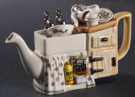 Botanic Garden Mini Figural Teapot & Lid