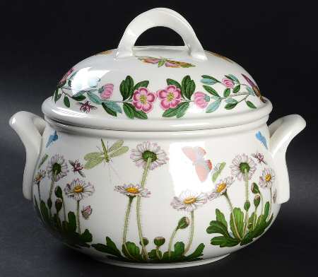 Botanic Garden 2.5 Qt Round Romantic Covered Casserole