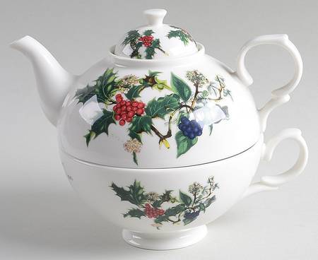 The Holly and The Ivy Individual Teapot & Lid with Cup
