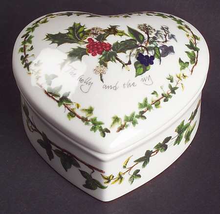 The Holly and The Ivy Heart Shape Box & Lid