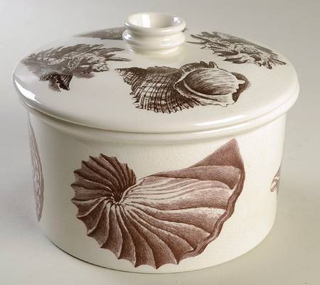 Kingdom of The Sea 2 Qt Round Covered Casserole