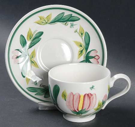 Magnolia Traditional Footed Cup & Saucer Set