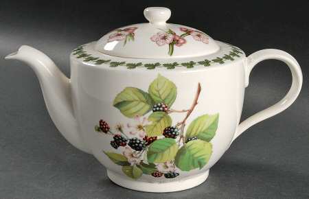 Pomona Traditional Teapot & Lid by Portmeirion