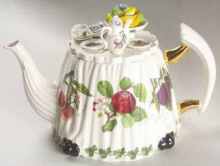 Pomona Figural Teapot & Lid