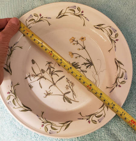 The Queen's Hidden Garden 10" Pie Baking Plate