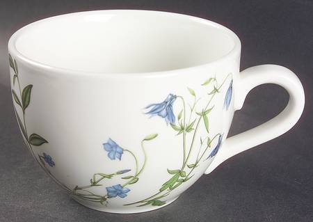 The Queen's Hidden Garden Jumbo Cup