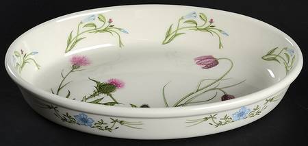 The Queen's Hidden Garden 11" Oval Baker
