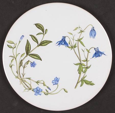 The Queen's Hidden Garden Tea Tile
