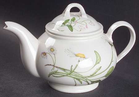 The Queen's Hidden Garden Small Teapot & Lid