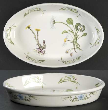 The Queen's Hidden Garden 11" Oval Baker