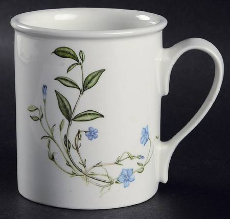 The Queen's Hidden Garden Small Mug