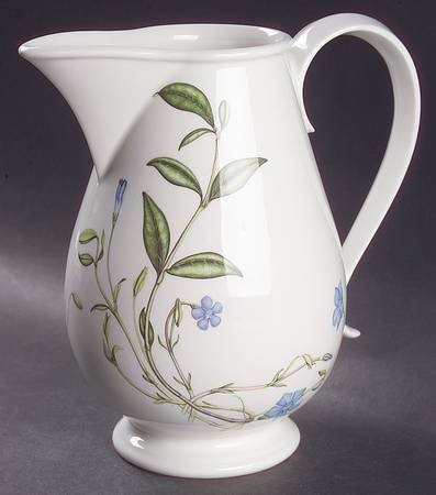 The Queen's Hidden Garden 24 Oz Pitcher