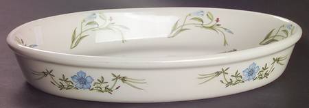 The Queen's Hidden Garden 11" Oval Baker