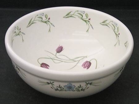 The Queen's Hidden Garden 9" Salad Serving Bowl