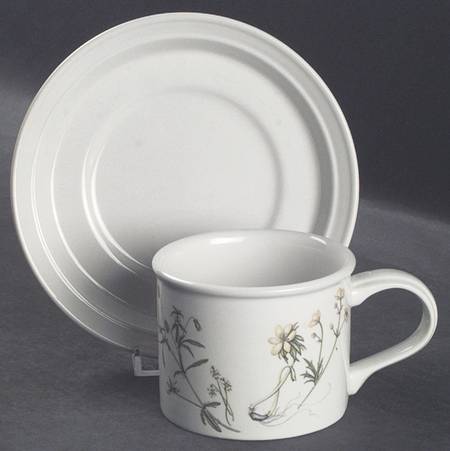 The Queen's Hidden Garden Drum Flat Cup & Saucer Set