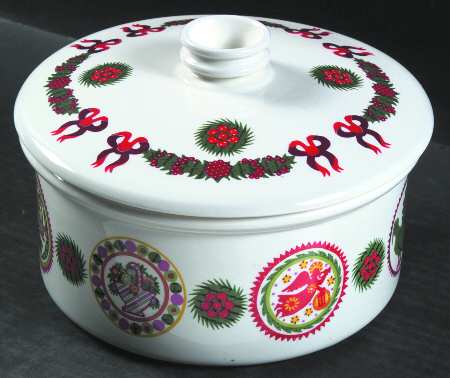 Spirit of Christmas 1.5 Qt Round Covered Casserole