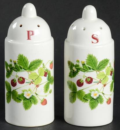 Summer Strawberries Salt & Pepper Set