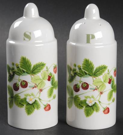 Summer Strawberries Salt & Pepper Set