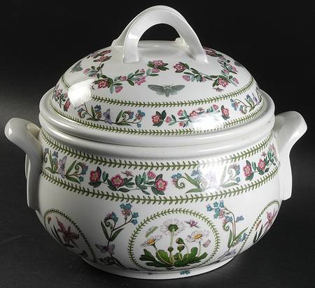 Variations 3 Quart Round Covered Casserole