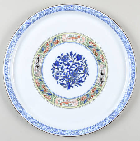 Kan Sou (White Background) Cake Plate
