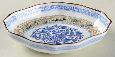 Kan Sou (White Background) Nut Dish