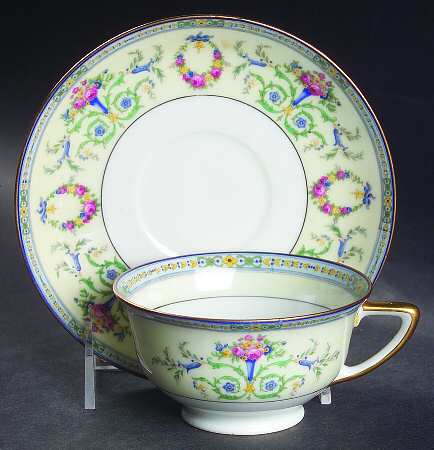 PUN2 Footed Cup & Saucer Set