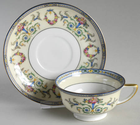 PUN30 Footed Cup & Saucer Set