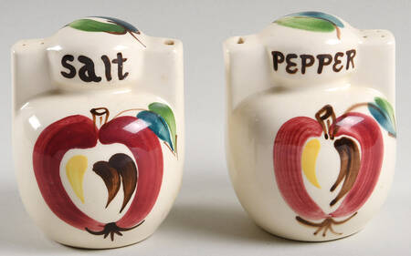 Apple Pour & Shake Salt & Pepper Shaker Set