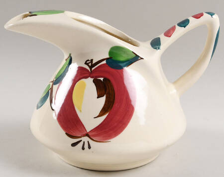Apple 32 Oz Jug