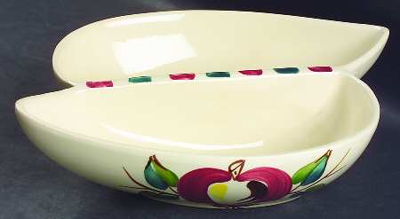 Apple 9" Oval Divided Vegetable Bowl
