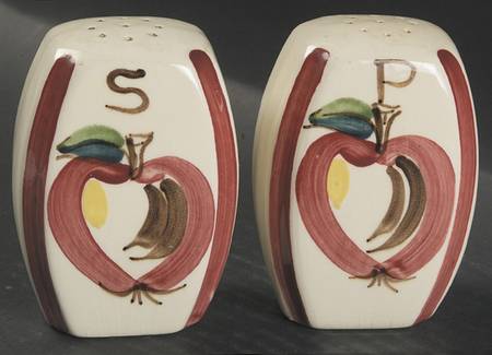 Apple Oversized Salt & Pepper Set