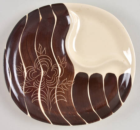 Intaglio Brown Snack Plate