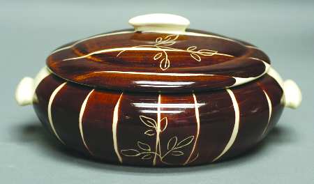 Intaglio Brown Oval Covered Vegetable